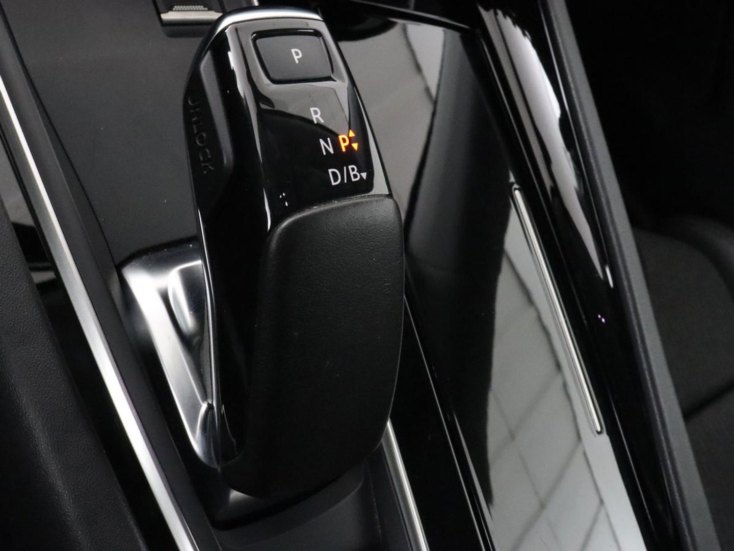 Peugeot 508 1.6 HYbrid Allure | Trekhaak | Adaptive cruise | Half leder | Camera | Carplay | Navigatie | Sfeerverlichting | Full LED | Climate control | PHEV | Plug In