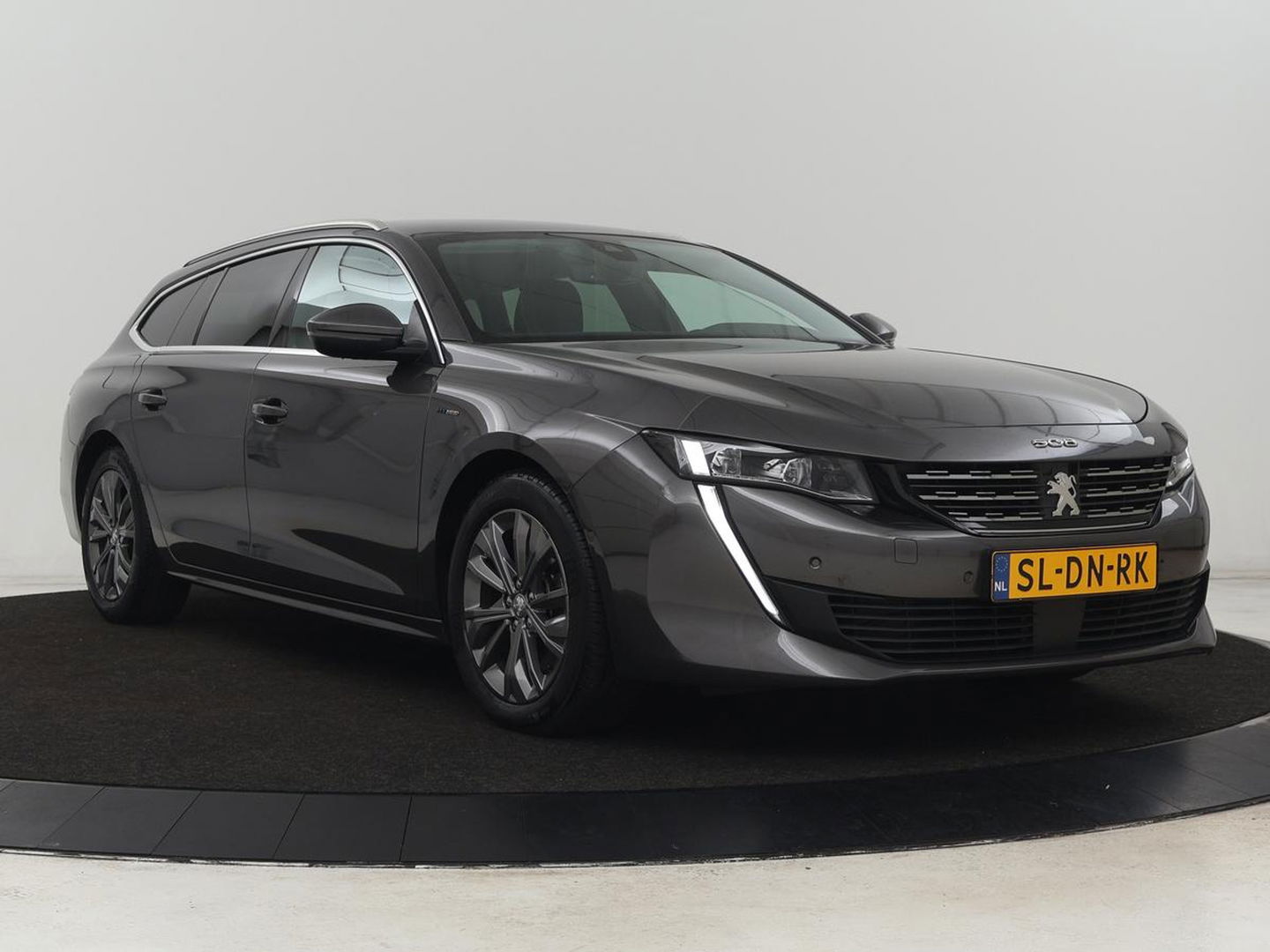Peugeot 508 1.6 HYbrid Allure | Trekhaak | Adaptive cruise | Half leder | Camera | Carplay | Navigatie | Sfeerverlichting | Full LED | Climate control | PHEV | Plug In