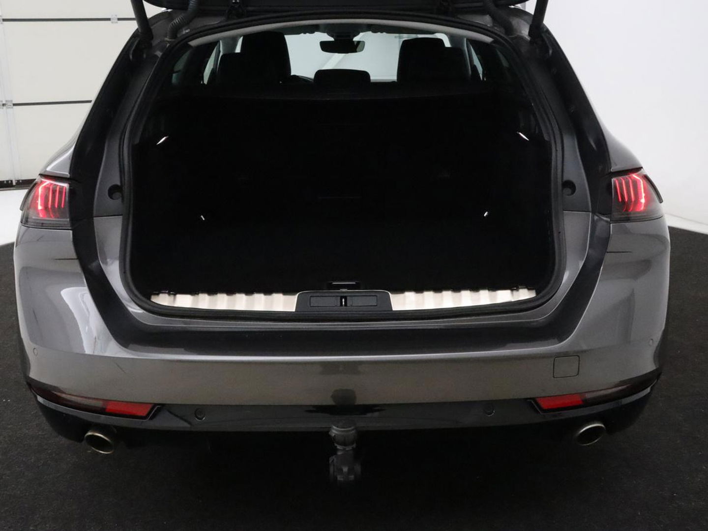 Peugeot 508 1.6 HYbrid Allure | Trekhaak | Adaptive cruise | Half leder | Camera | Carplay | Navigatie | Sfeerverlichting | Full LED | Climate control | PHEV | Plug In