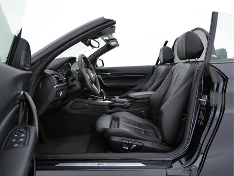 BMW 2 Serie Cabrio 220d Sport M-Sportpack Aut. *FULL-LEATHER | XENON | HARMAN/KARDON | MEMORY-PACK | HEATED-SPORTSEATS | NAVI-FULLMAP | DAB+ | ECC | PDC | 19''ALU*