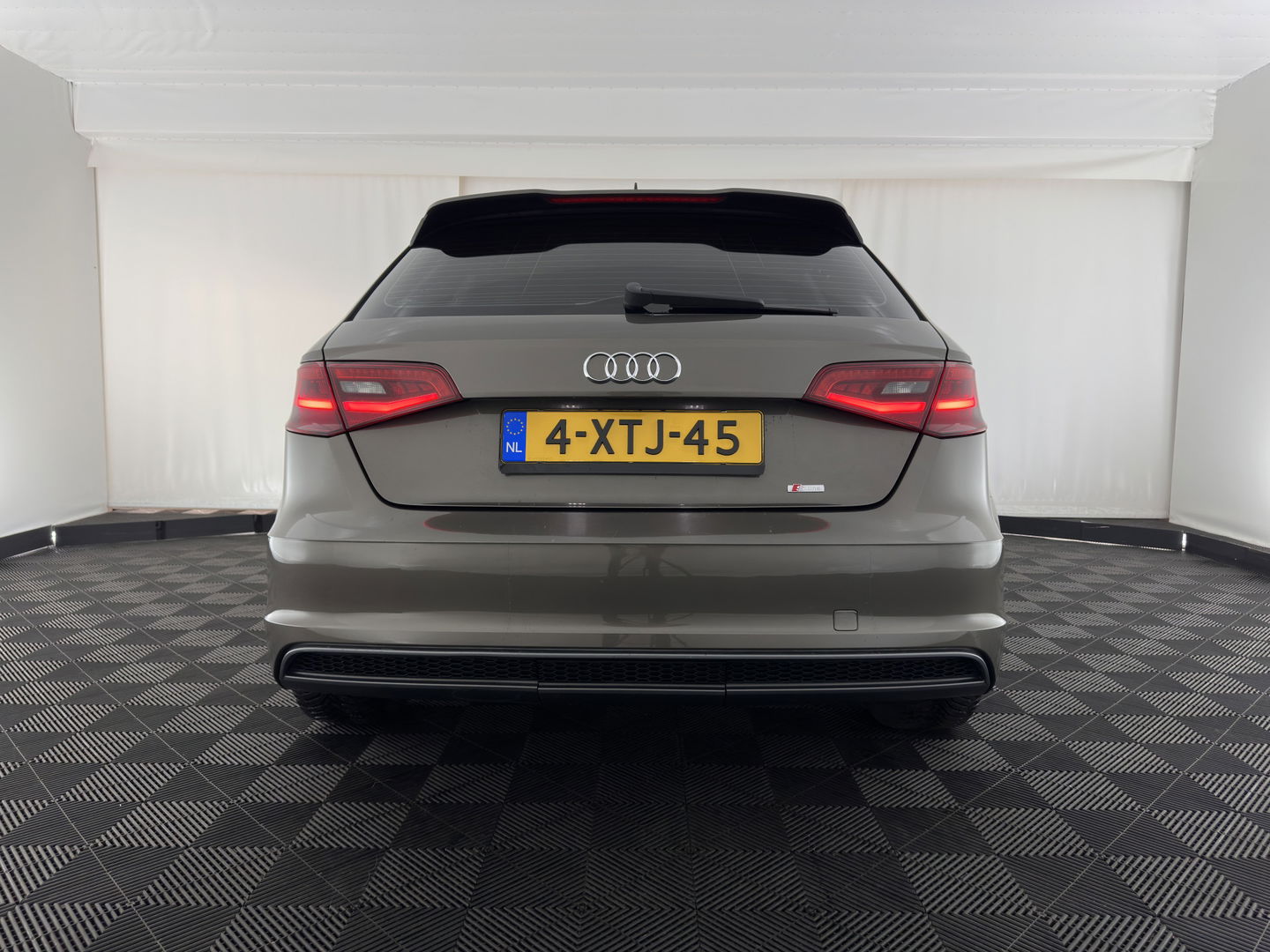 Audi A3 Sportback 1.4 TFSI Ambition Pro Line S g-tron Aut. *1/2LEATHER | XENON | NAVI-FULLMAP | SPORT-SEATS | PRIVACY-GLASS | ECC | CRUISE | 18''ALU | TOWBAR*