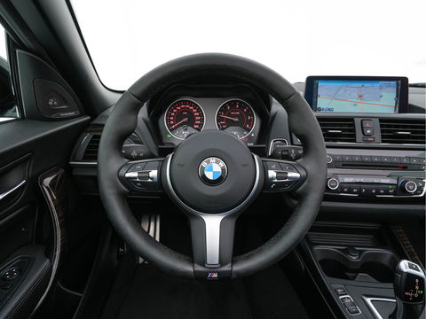 BMW 2 Serie Cabrio 220d Sport M-Sportpack Aut. *FULL-LEATHER | XENON | HARMAN/KARDON | MEMORY-PACK | HEATED-SPORTSEATS | NAVI-FULLMAP | DAB+ | ECC | PDC | 19''ALU*