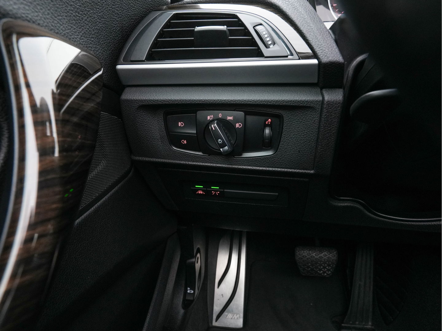 BMW 2 Serie Cabrio 220d Sport M-Sportpack Aut. *FULL-LEATHER | XENON | HARMAN/KARDON | MEMORY-PACK | HEATED-SPORTSEATS | NAVI-FULLMAP | DAB+ | ECC | PDC | 19''ALU*