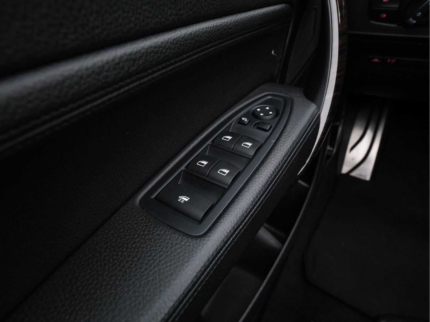 BMW 2 Serie Cabrio 220d Sport M-Sportpack Aut. *FULL-LEATHER | XENON | HARMAN/KARDON | MEMORY-PACK | HEATED-SPORTSEATS | NAVI-FULLMAP | DAB+ | ECC | PDC | 19''ALU*