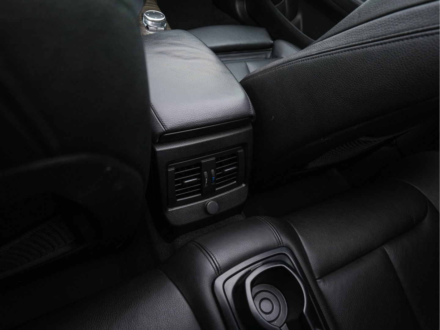 BMW 2 Serie Cabrio 220d Sport M-Sportpack Aut. *FULL-LEATHER | XENON | HARMAN/KARDON | MEMORY-PACK | HEATED-SPORTSEATS | NAVI-FULLMAP | DAB+ | ECC | PDC | 19''ALU*