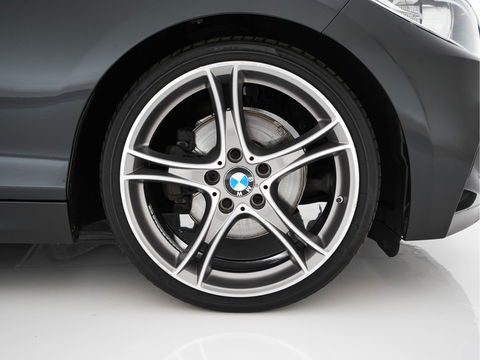 BMW 2 Serie Cabrio 220d Sport M-Sportpack Aut. *FULL-LEATHER | XENON | HARMAN/KARDON | MEMORY-PACK | HEATED-SPORTSEATS | NAVI-FULLMAP | DAB+ | ECC | PDC | 19''ALU*