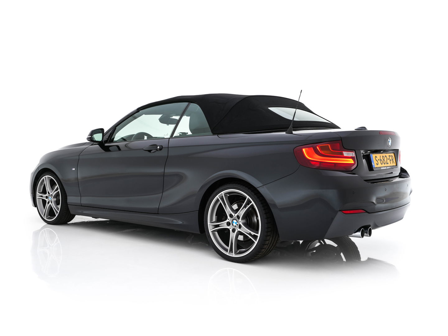 BMW 2 Serie Cabrio 220d Sport M-Sportpack Aut. *FULL-LEATHER | XENON | HARMAN/KARDON | MEMORY-PACK | HEATED-SPORTSEATS | NAVI-FULLMAP | DAB+ | ECC | PDC | 19''ALU*