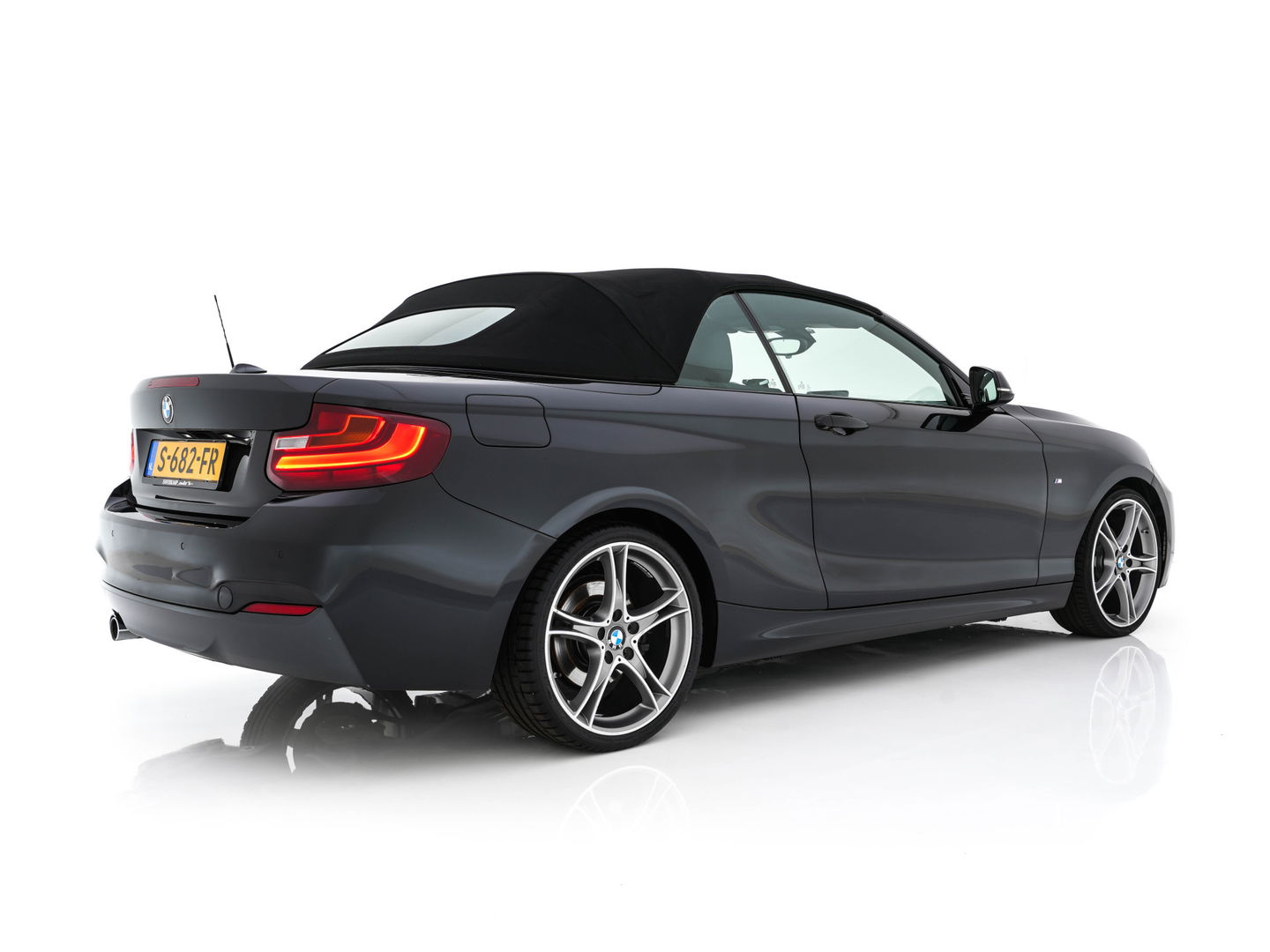 BMW 2 Serie Cabrio 220d Sport M-Sportpack Aut. *FULL-LEATHER | XENON | HARMAN/KARDON | MEMORY-PACK | HEATED-SPORTSEATS | NAVI-FULLMAP | DAB+ | ECC | PDC | 19''ALU*