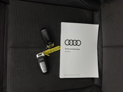 Audi e-tron Sportback 50 Quattro S-Line Black-Edition 71 kWh [3-Fase] {SOH-99%} (INCL-BTW) *PANO | LEATHER-ALCANTARA | ADAPTIVE-CRUISE | FULL-LED | DIGI-COCKPIT | KEYLESS | MEMORY-PACK | CAMERA | NAVI-FULLMAP | SHIFT-PADDLES | DAB+ | COMFORT-SEATS | 21''ALU*