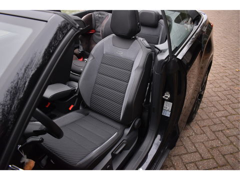 Volkswagen T-Roc Cabrio 1.5 TSI R-Line Black style | Virtual cockpit | Carplay | Stoelverwarming | Navi | Full LED | Netjes 29
