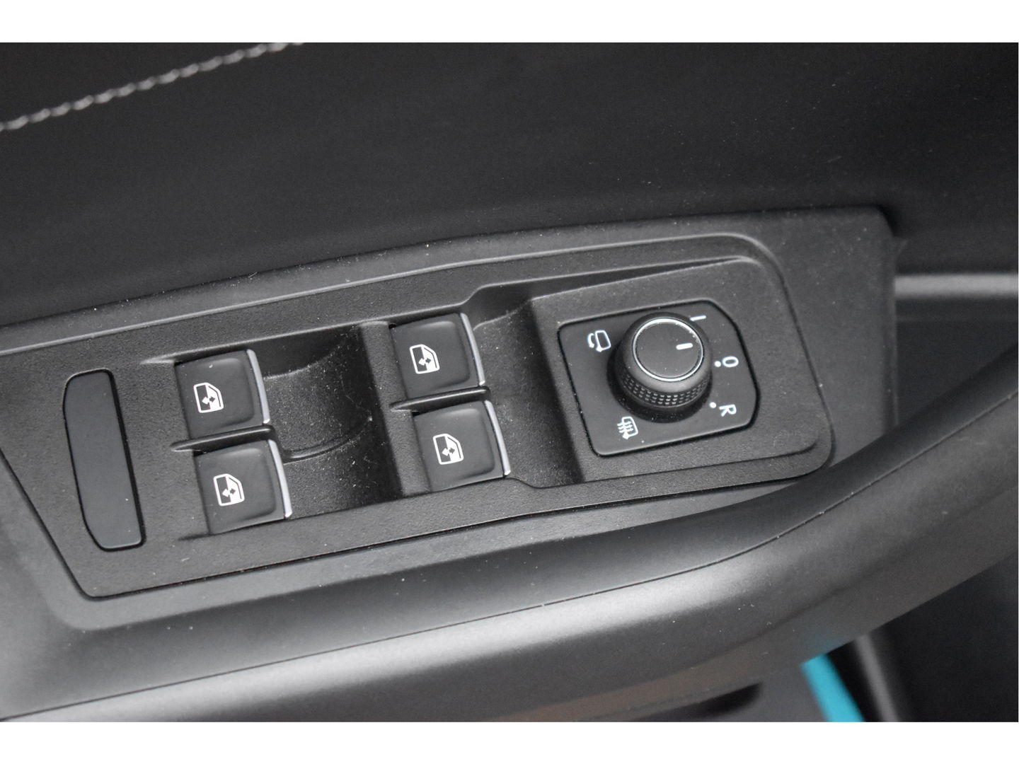 Volkswagen T-Roc Cabrio 1.5 TSI R-Line Black style | Virtual cockpit | Carplay | Stoelverwarming | Navi | Full LED | Netjes 29