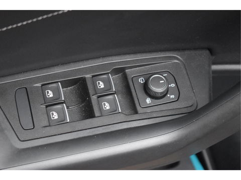 Volkswagen T-Roc Cabrio 1.5 TSI R-Line Black style | Virtual cockpit | Carplay | Stoelverwarming | Navi | Full LED | Netjes 29