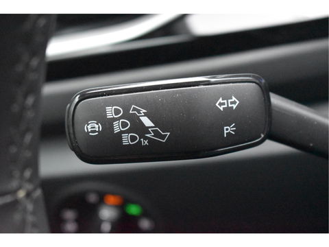 Volkswagen T-Roc Cabrio 1.5 TSI R-Line Black style | Virtual cockpit | Carplay | Stoelverwarming | Navi | Full LED | Netjes 29