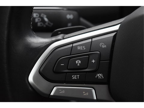 Volkswagen T-Roc Cabrio 1.5 TSI R-Line Black style | Virtual cockpit | Carplay | Stoelverwarming | Navi | Full LED | Netjes 29