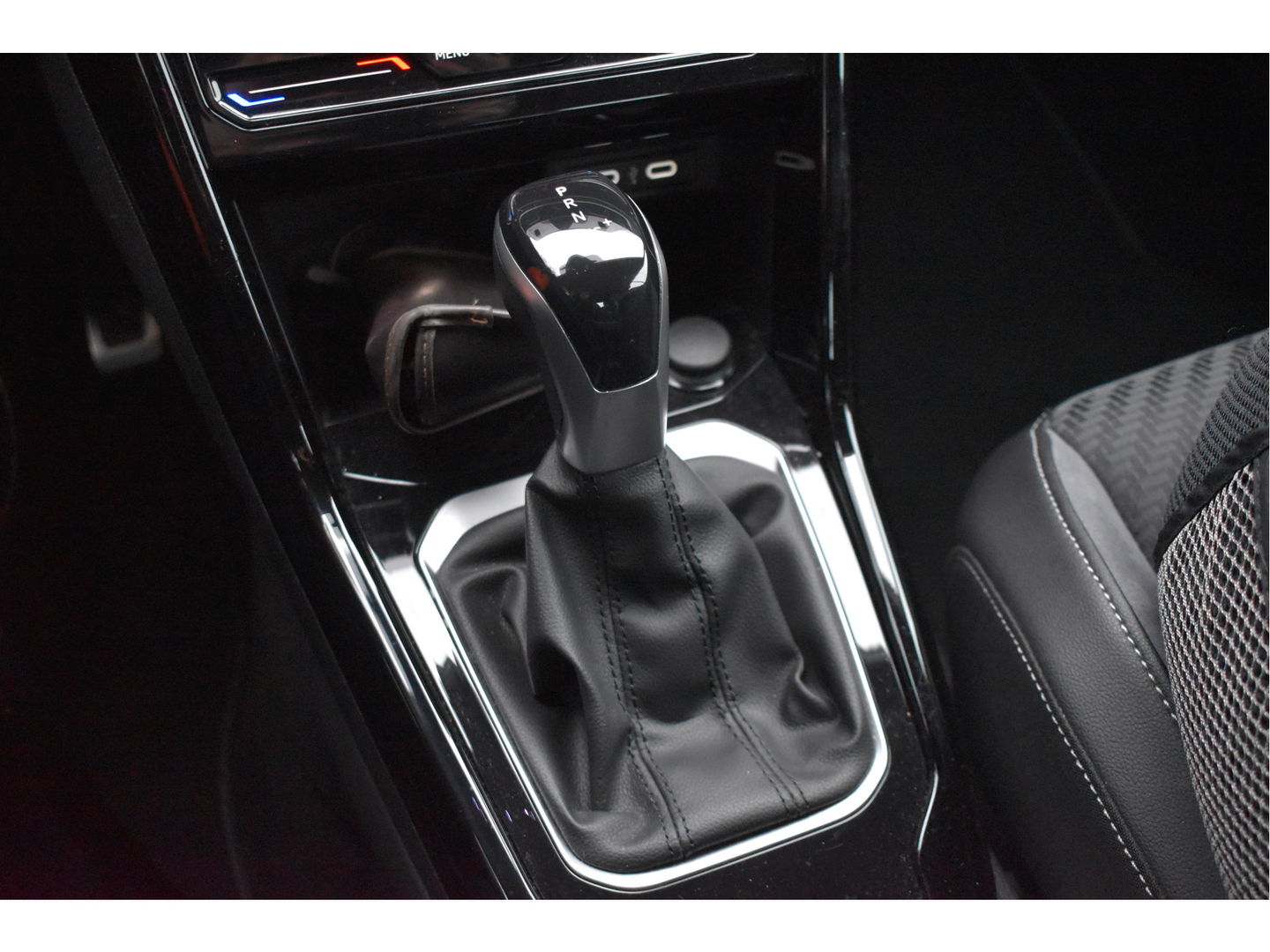 Volkswagen T-Roc Cabrio 1.5 TSI R-Line Black style | Virtual cockpit | Carplay | Stoelverwarming | Navi | Full LED | Netjes 29