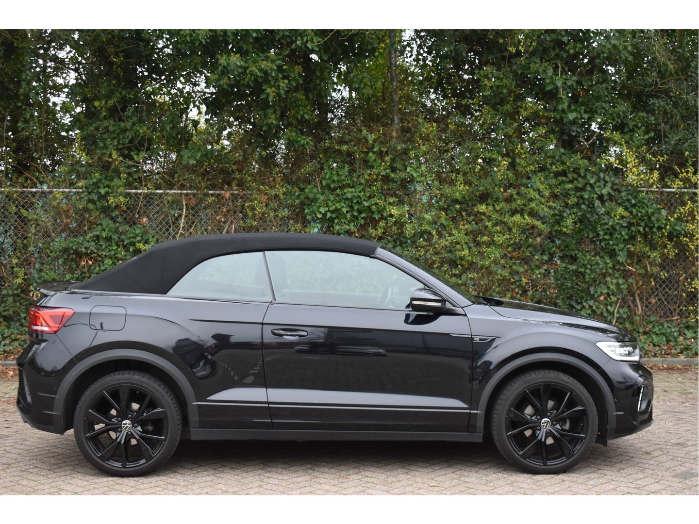 Volkswagen T-Roc Cabrio 1.5 TSI R-Line Black style | Virtual cockpit | Carplay | Stoelverwarming | Navi | Full LED | Netjes 29