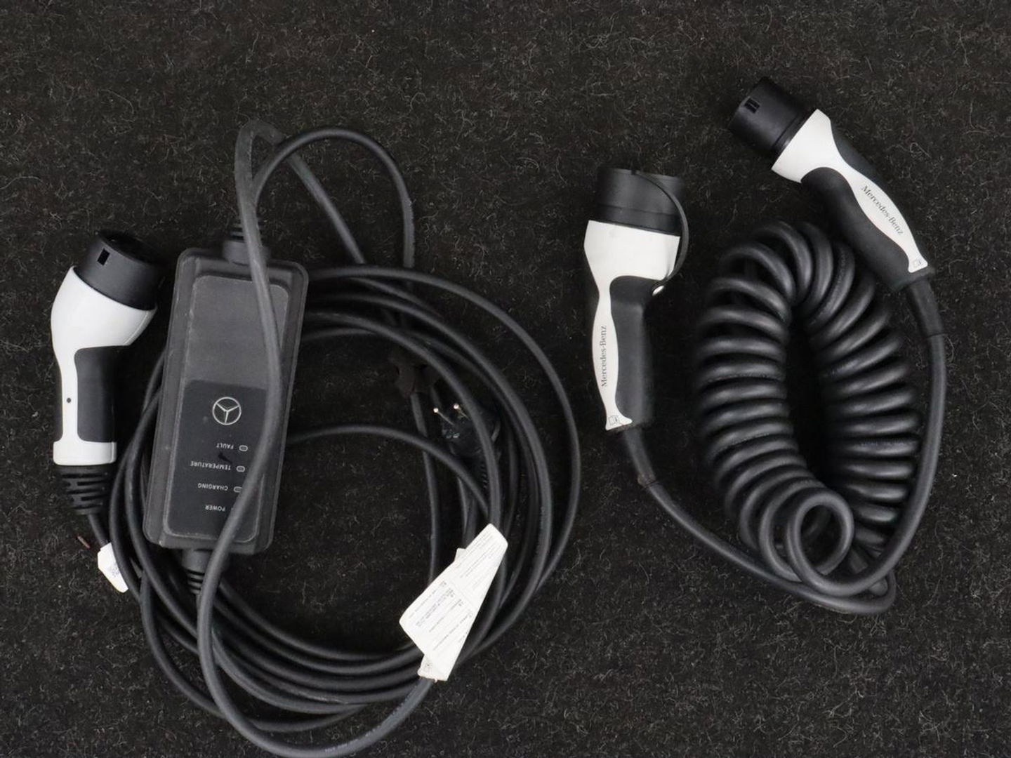 Mercedes-Benz C-Klasse 300e AMG Night | Adaptive cruise | Stoelverwarming | Carplay | Leder/Alcantara | Camera | Burmester Surround | Navigatie | Sfeerverlichting | Digital Cockpit | PHEV | Plug In