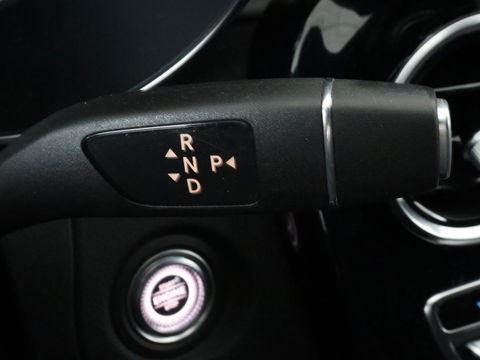 Mercedes-Benz C-Klasse 300e AMG Night | Adaptive cruise | Stoelverwarming | Carplay | Leder/Alcantara | Camera | Burmester Surround | Navigatie | Sfeerverlichting | Digital Cockpit | PHEV | Plug In