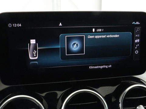 Mercedes-Benz C-Klasse 300e AMG Night | Adaptive cruise | Stoelverwarming | Carplay | Leder/Alcantara | Camera | Burmester Surround | Navigatie | Sfeerverlichting | Digital Cockpit | PHEV | Plug In