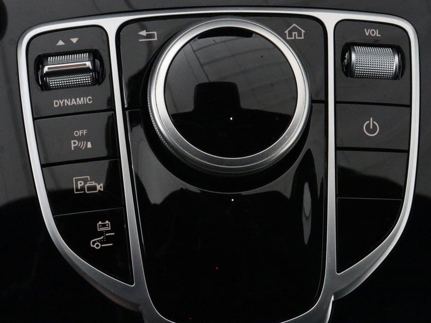 Mercedes-Benz C-Klasse 300e AMG Night | Adaptive cruise | Stoelverwarming | Carplay | Leder/Alcantara | Camera | Burmester Surround | Navigatie | Sfeerverlichting | Digital Cockpit | PHEV | Plug In