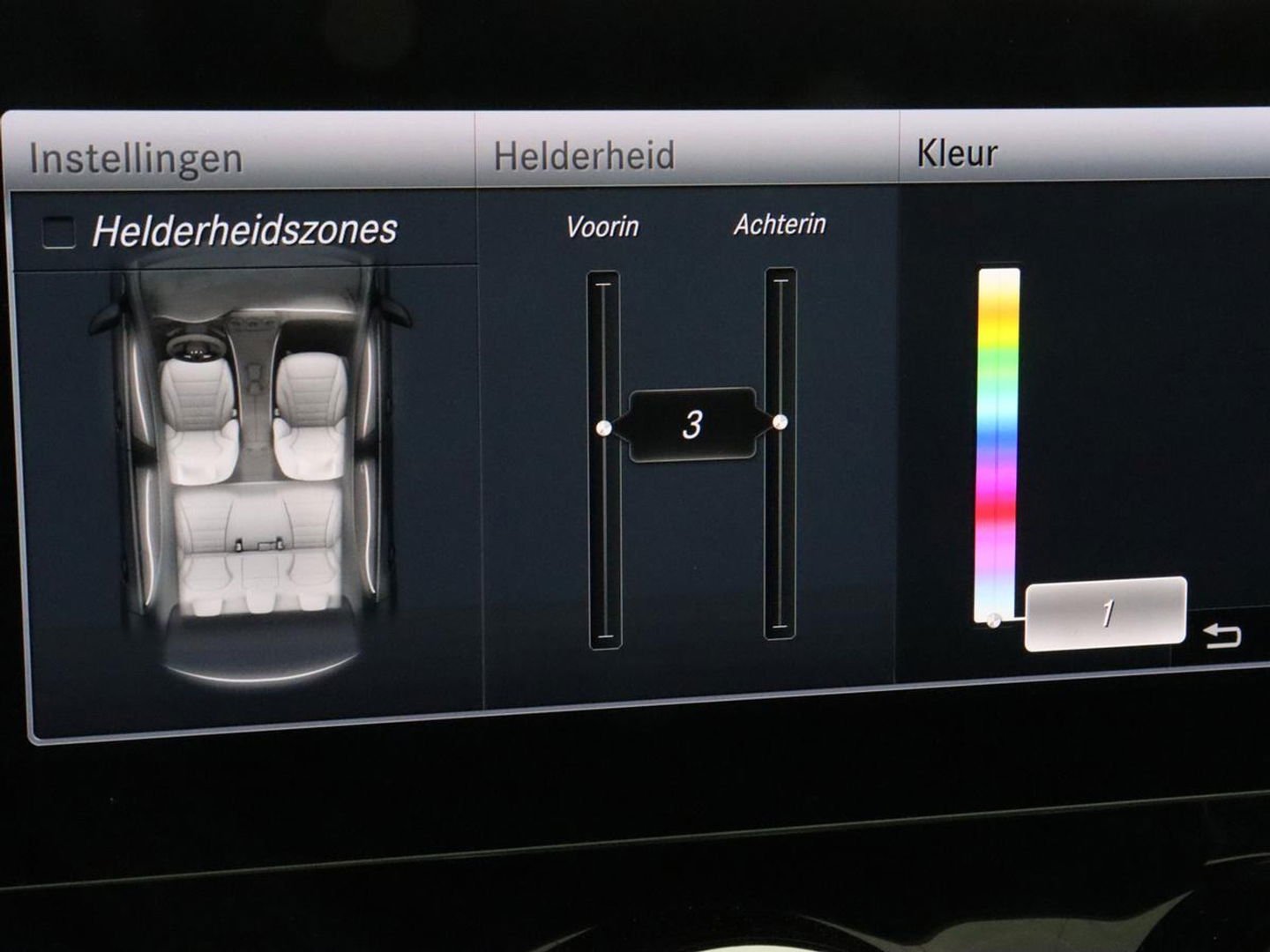 Mercedes-Benz C-Klasse 300e AMG Night | Adaptive cruise | Stoelverwarming | Carplay | Leder/Alcantara | Camera | Burmester Surround | Navigatie | Sfeerverlichting | Digital Cockpit | PHEV | Plug In