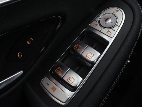 Mercedes-Benz C-Klasse 300e AMG Night | Adaptive cruise | Stoelverwarming | Carplay | Leder/Alcantara | Camera | Burmester Surround | Navigatie | Sfeerverlichting | Digital Cockpit | PHEV | Plug In