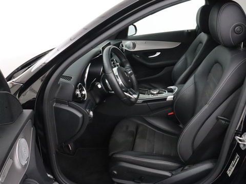 Mercedes-Benz C-Klasse 300e AMG Night | Adaptive cruise | Stoelverwarming | Carplay | Leder/Alcantara | Camera | Burmester Surround | Navigatie | Sfeerverlichting | Digital Cockpit | PHEV | Plug In