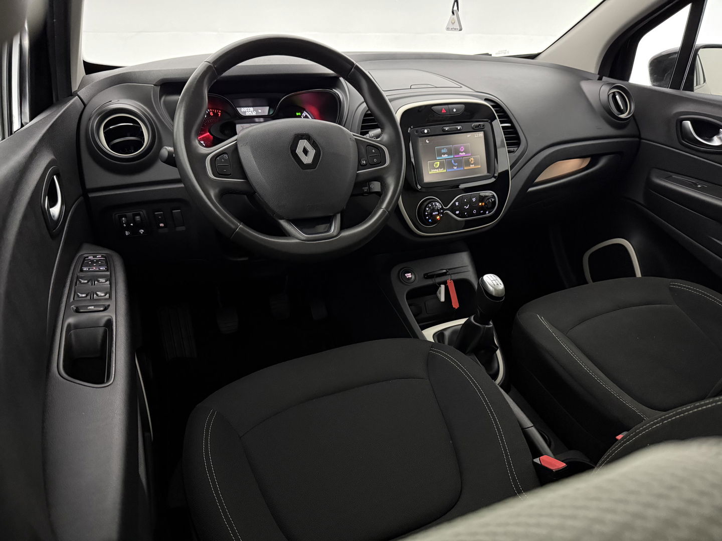 Renault Captur 0.9 TCe Limited | Clima | Cruise | LED | Keyless | Parkeersens.