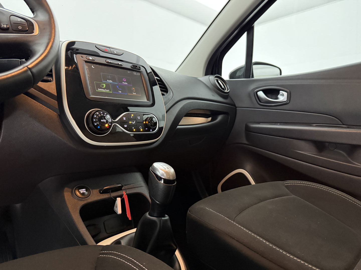 Renault Captur 0.9 TCe Limited | Clima | Cruise | LED | Keyless | Parkeersens.