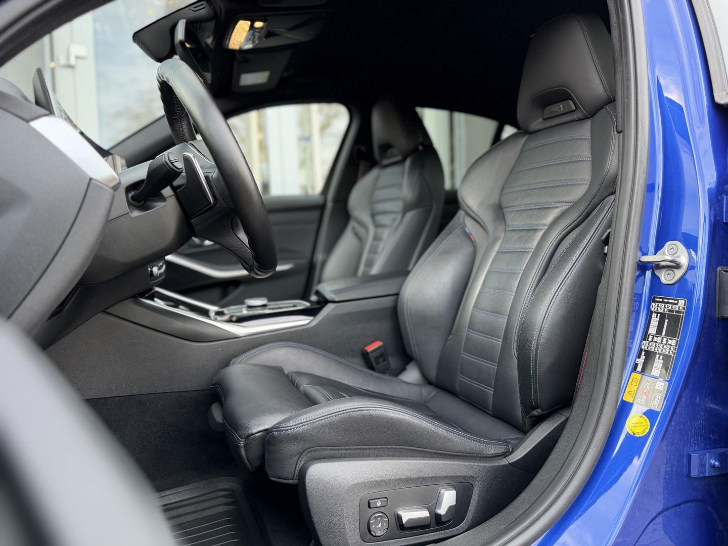 BMW 3-serie 320e High Ex. M-Sport Pro |M-Seats|Memory|Ad. M onderstel|19"|Cam|HiFi