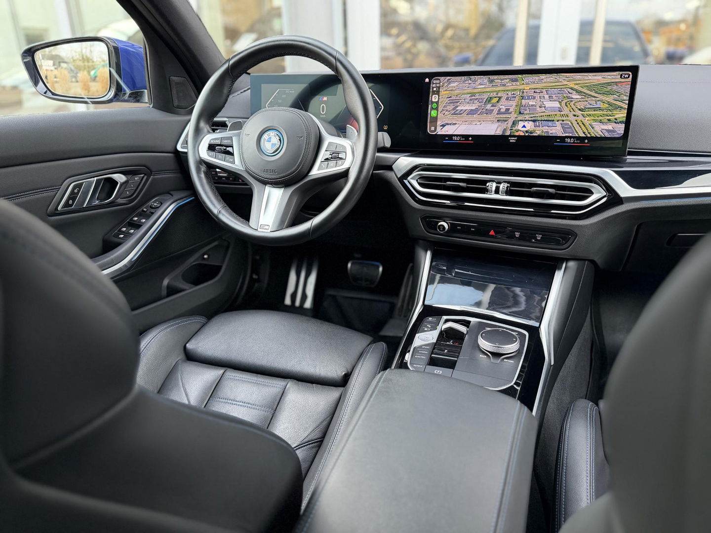 BMW 3-serie 320e High Ex. M-Sport Pro |M-Seats|Memory|Ad. M onderstel|19"|Cam|HiFi