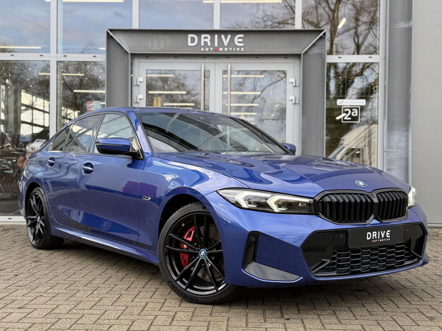 BMW 3-serie 320e High Ex. M-Sport Pro |M-Seats|Memory|Ad. M onderstel|19"|Cam|HiFi