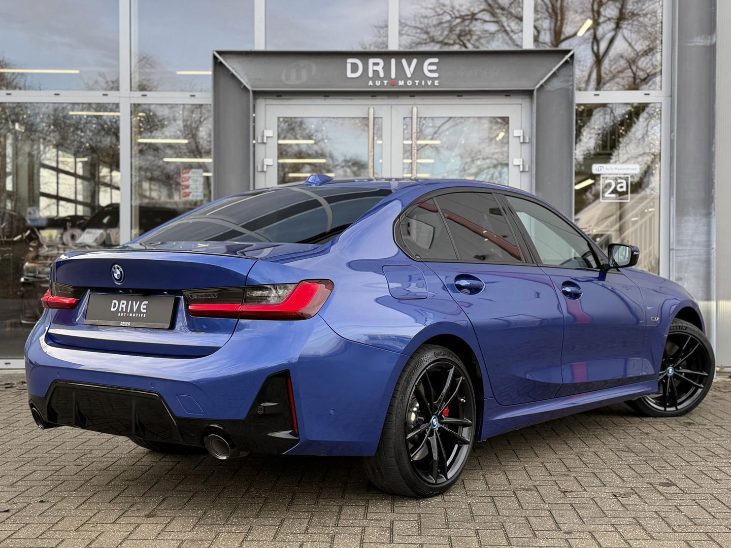 BMW 3-serie 320e High Ex. M-Sport Pro |M-Seats|Memory|Ad. M onderstel|19"|Cam|HiFi