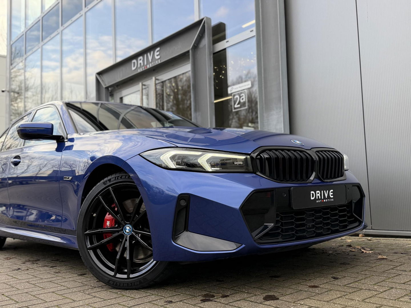 BMW 3-serie 320e High Ex. M-Sport Pro |M-Seats|Memory|Ad. M onderstel|19"|Cam|HiFi