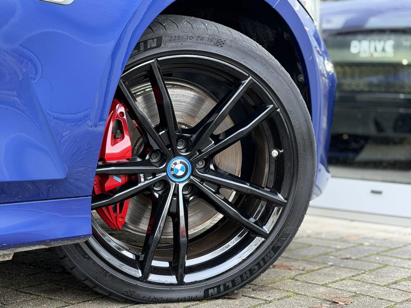 BMW 3-serie 320e High Ex. M-Sport Pro |M-Seats|Memory|Ad. M onderstel|19"|Cam|HiFi