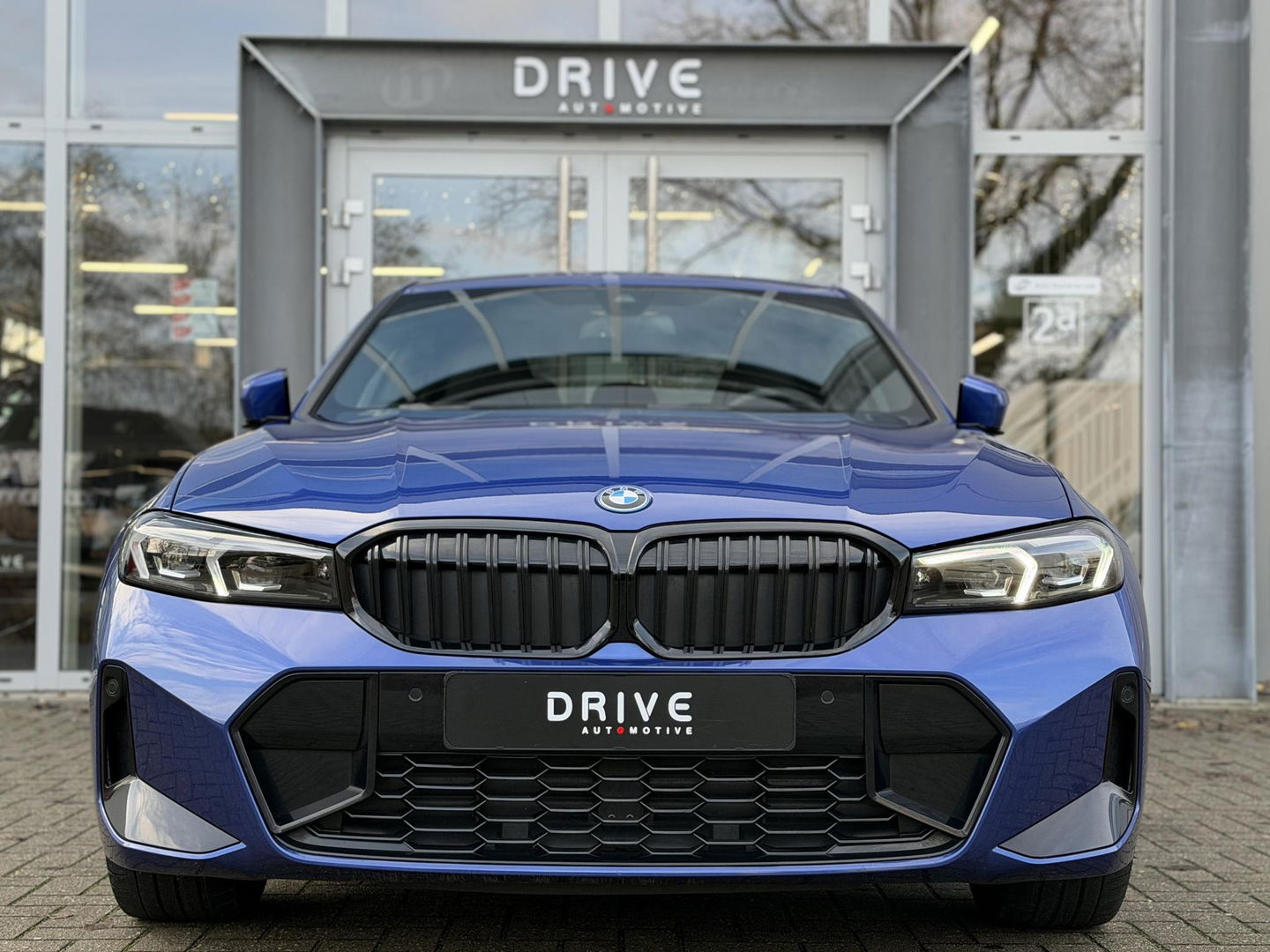 BMW 3-serie 320e High Ex. M-Sport Pro |M-Seats|Memory|Ad. M onderstel|19"|Cam|HiFi