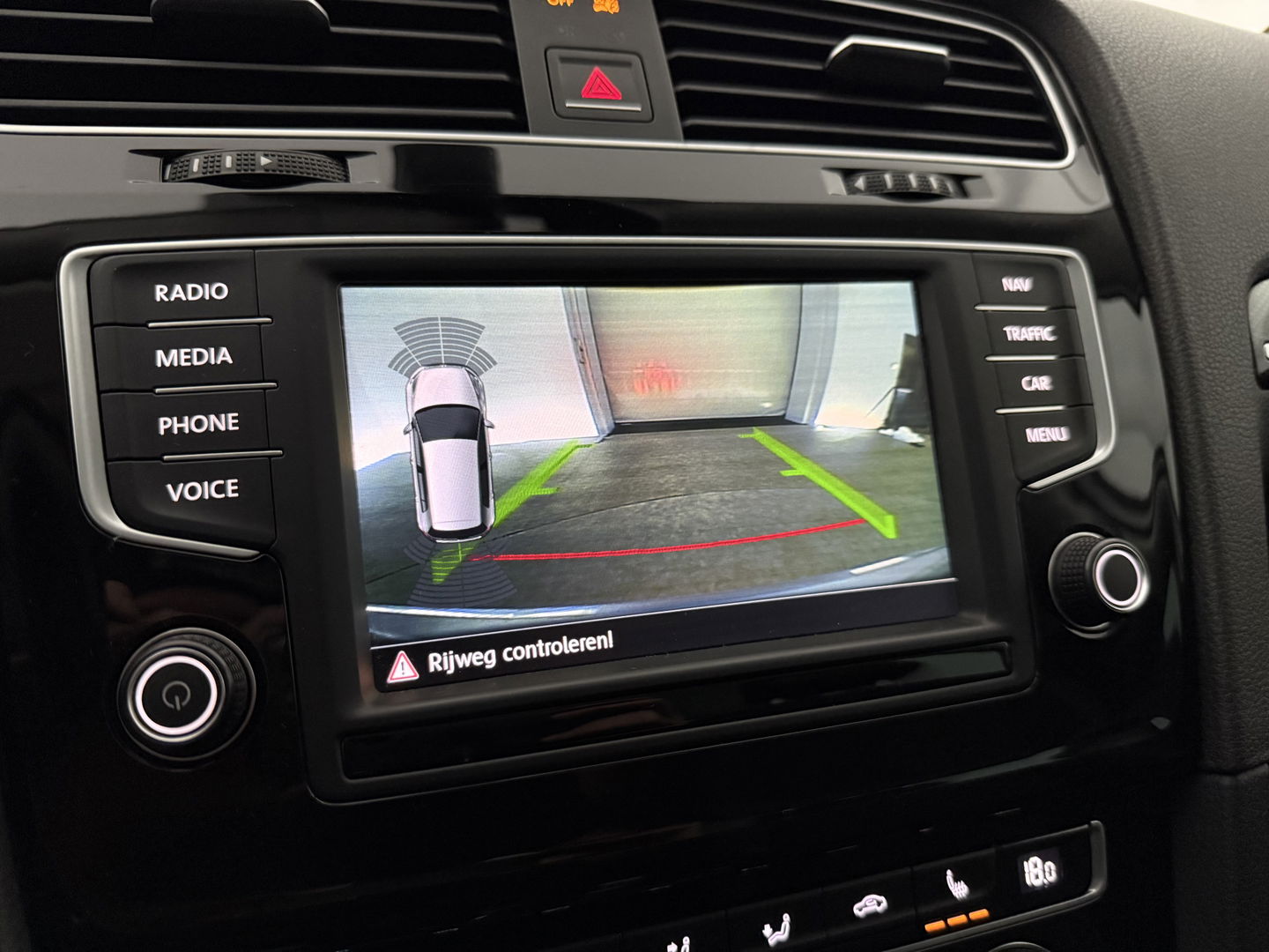 Volkswagen Golf 1.4 TSI R-Line | Camera | Cruise | Clima | Massage | Stoelverw. | Parkeersens. | NAP