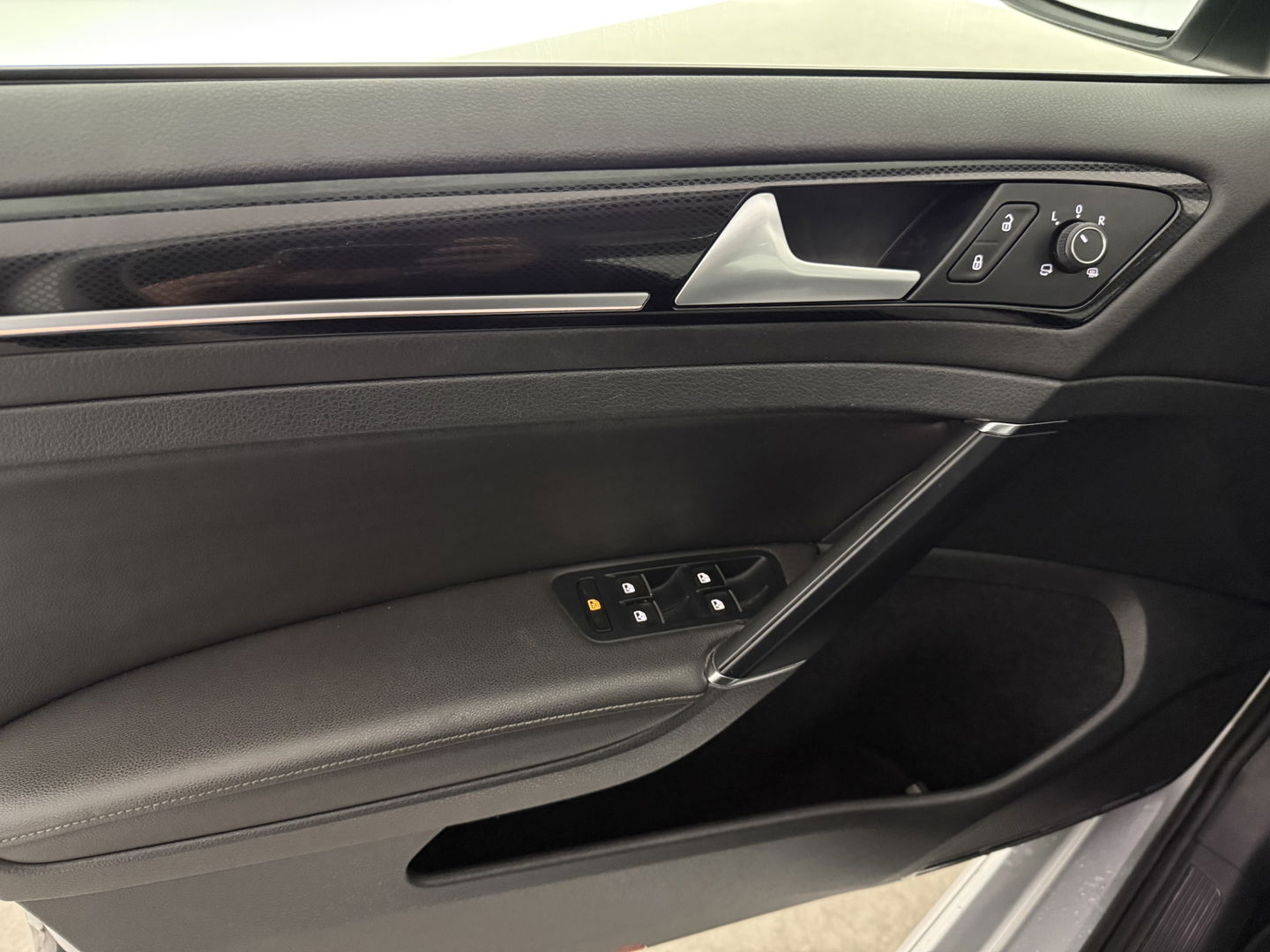 Volkswagen Golf 1.4 TSI R-Line | Camera | Cruise | Clima | Massage | Stoelverw. | Parkeersens. | NAP