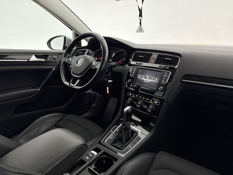 Volkswagen Golf 1.4 TSI R-Line | Camera | Cruise | Clima | Massage | Stoelverw. | Parkeersens. | NAP