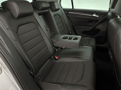 Volkswagen Golf 1.4 TSI R-Line | Camera | Cruise | Clima | Massage | Stoelverw. | Parkeersens. | NAP