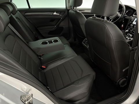 Volkswagen Golf 1.4 TSI R-Line | Camera | Cruise | Clima | Massage | Stoelverw. | Parkeersens. | NAP