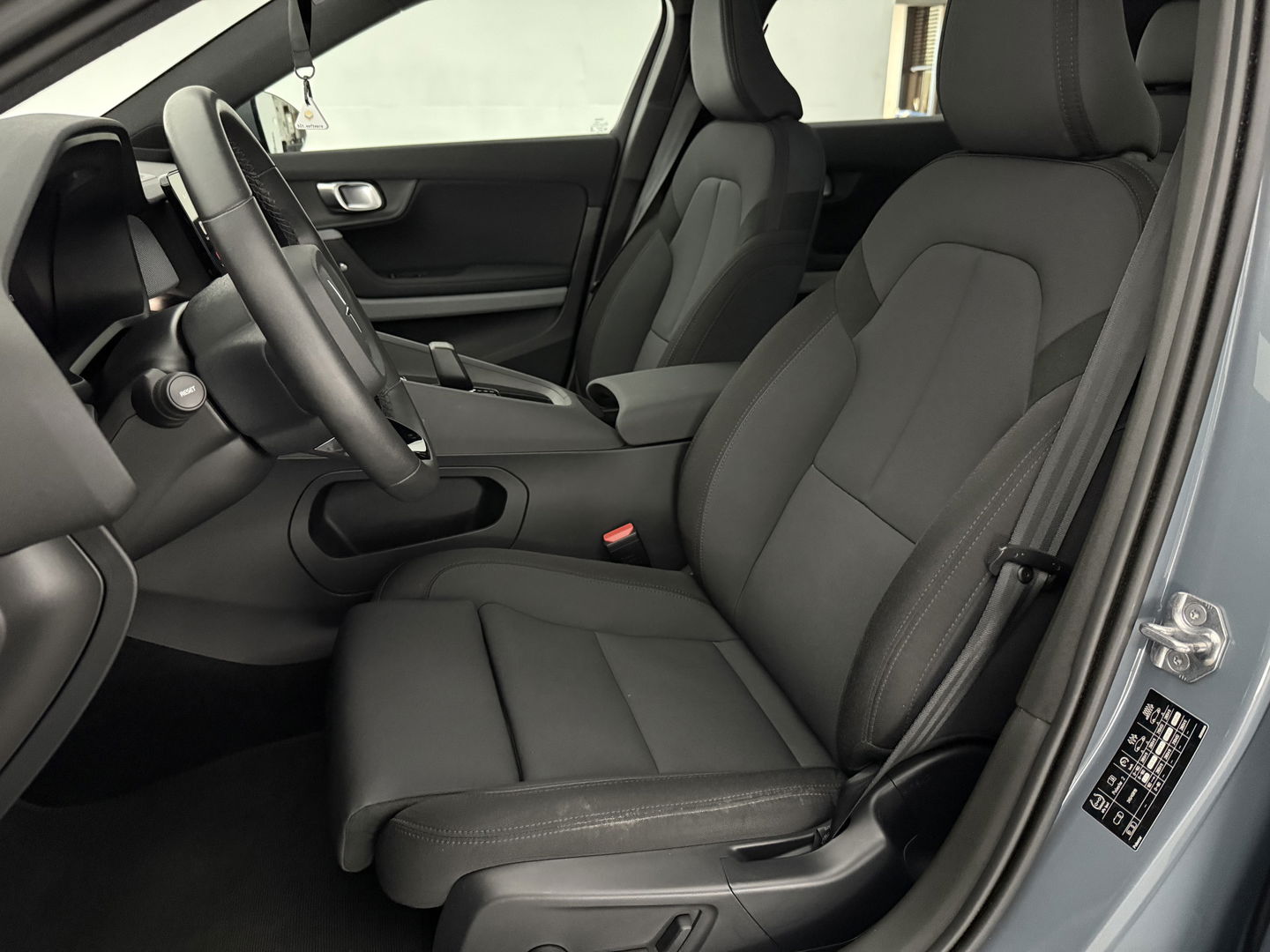 Polestar 2 Long Range Dual Motor 78kWh Launch Edition | SOH 93% | Snelladen | H/K | Pano | Virtual | Memory | Adap. Cruise | 360° Cam | Stoel/Stuur verw. | Trekh. | Keyless | Carplay