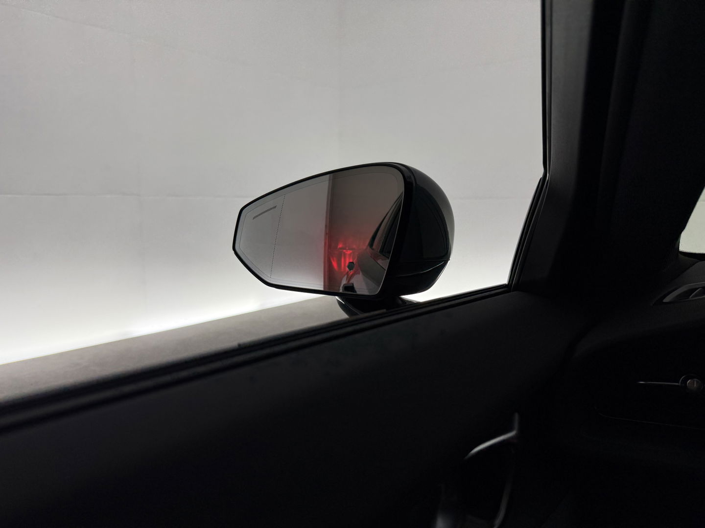 Polestar 2 Long Range Dual Motor 78kWh Launch Edition | SOH 93% | Snelladen | H/K | Pano | Virtual | Memory | Adap. Cruise | 360° Cam | Stoel/Stuur verw. | Trekh. | Keyless | Carplay