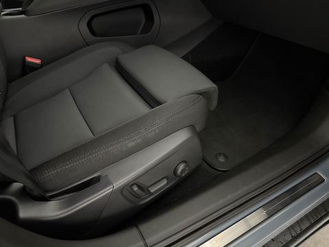 Polestar 2 Long Range Dual Motor 78kWh Launch Edition | SOH 93% | Snelladen | H/K | Pano | Virtual | Memory | Adap. Cruise | 360° Cam | Stoel/Stuur verw. | Trekh. | Keyless | Carplay