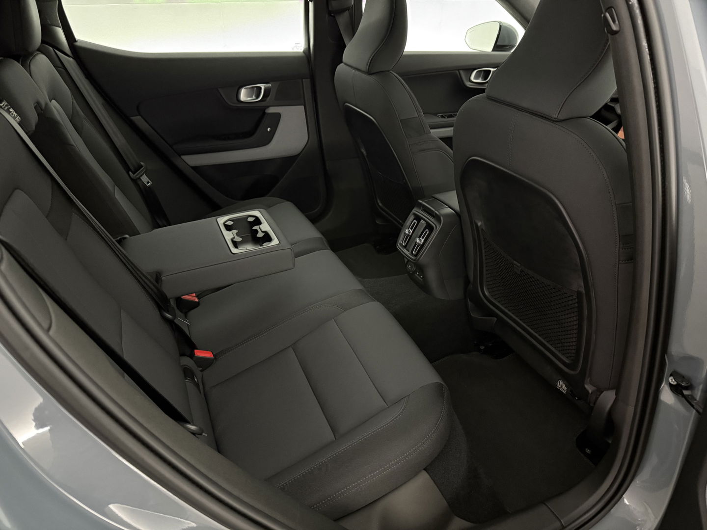 Polestar 2 Long Range Dual Motor 78kWh Launch Edition | SOH 93% | Snelladen | H/K | Pano | Virtual | Memory | Adap. Cruise | 360° Cam | Stoel/Stuur verw. | Trekh. | Keyless | Carplay