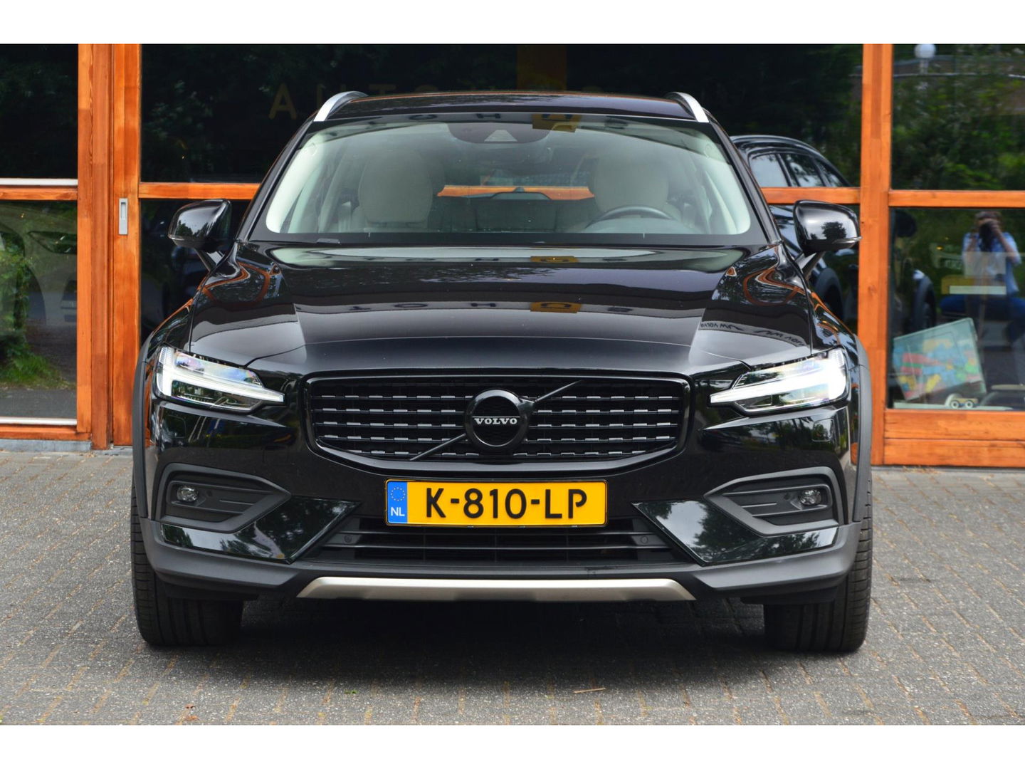 Volvo V60 Cross Country B5 AWD | Pilot-Assist | BLIS | Stoel + Stuur Verwarmd | Camera | Dealer onderhouden |