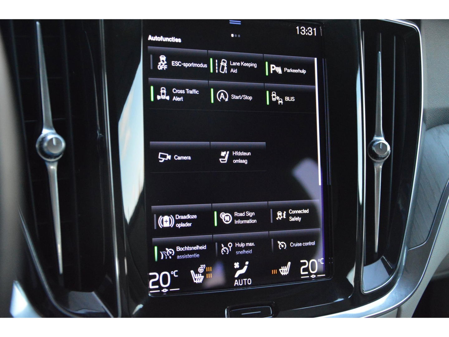 Volvo V60 Cross Country B5 AWD | Pilot-Assist | BLIS | Stoel + Stuur Verwarmd | Camera | Dealer onderhouden |