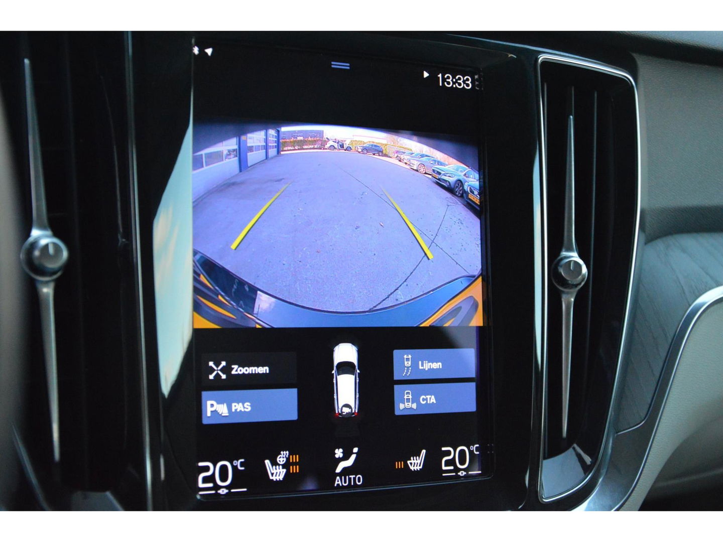 Volvo V60 Cross Country B5 AWD | Pilot-Assist | BLIS | Stoel + Stuur Verwarmd | Camera | Dealer onderhouden |