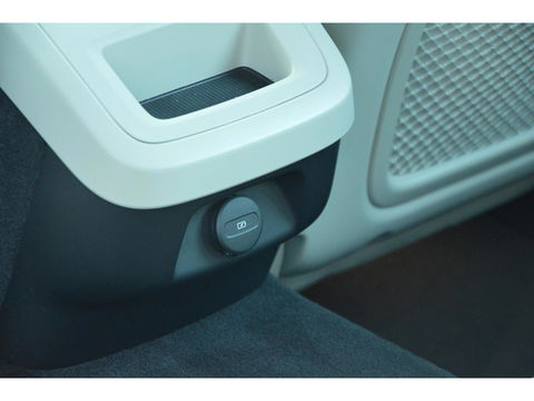 Volvo V60 Cross Country B5 AWD | Pilot-Assist | BLIS | Stoel + Stuur Verwarmd | Camera | Dealer onderhouden |