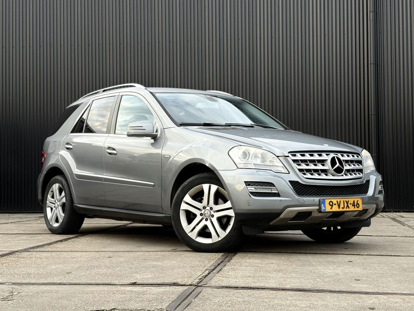 Mercedes-Benz M-Klasse ML 300 V6 205 PK AUT | 3500KG TREKHAAK | AIRMATIC LUCHTVERING | 4MATIC